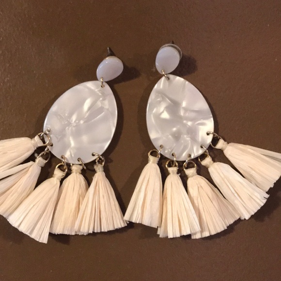 Francesca's Collections Jewelry - Francesca’s Fringe Earrings Francesca's Collections Jewelry - Francesca’s Fringe Earrings